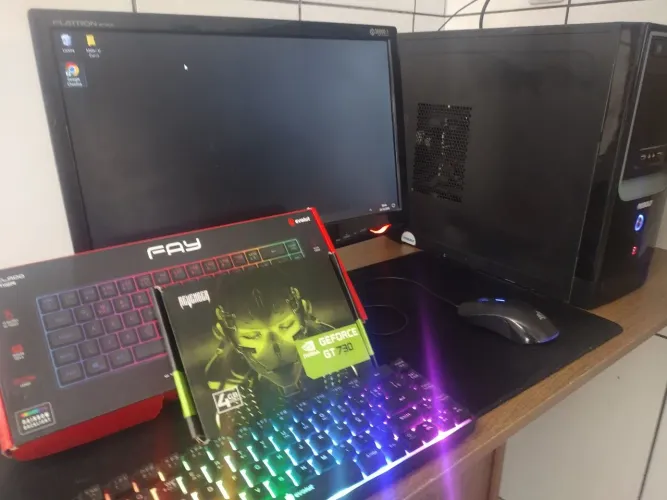 Computador de entrada com placa de vídeo