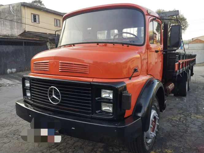 Caminhão Mercedes 1113