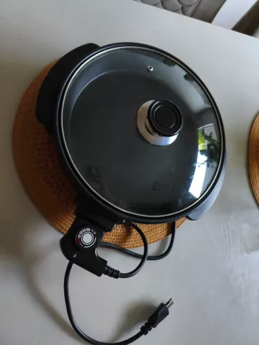 Panela elétrica nova nunca usada Lenoxx abaixo do preço cor preta 127v