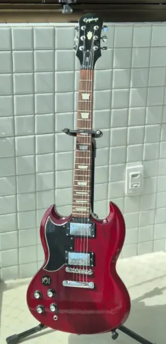 Guitarra Epiphone SG G-400 para canhoto