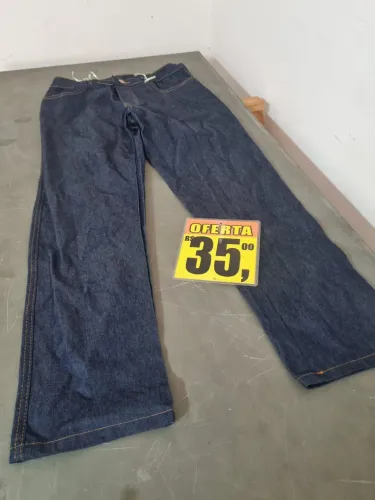 CALÇA JEANS PARA TRABALHADOR (atenção CALÇAS com defeitos) = só 35 reais 