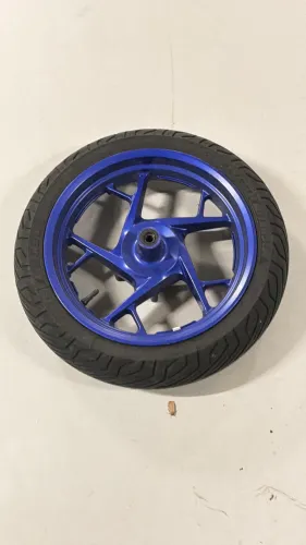 RODAS XMAX 300 AZUIS PNEUS MICHELIN RODOU 5 MIL KMS