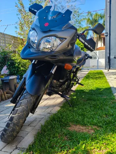 Suzuki V-Strom 650 XT 2018 - Excelente estado