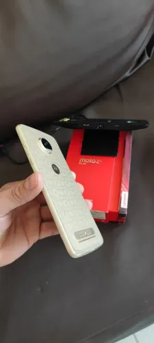 MOTO Z2 PLAY 64gb + SNAP PROJETOR + CAIXA! CELULAR IMPECÁVEL! RARO DE ACHAR.