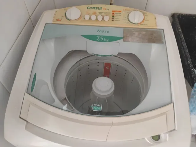 Vende um guarda roupa e uma máquina de lavar