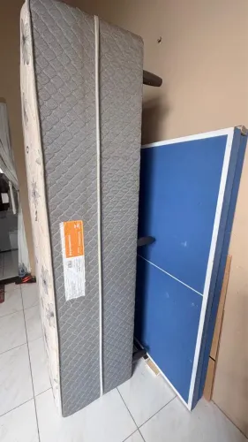 Duas camas de solteiro 