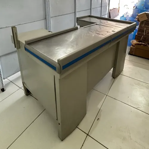 Balcão de Caixa / Checkout Comercial Metálico 1,60m x 1,00m