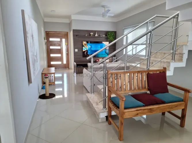 Oportunidade - Casa em Condomínio - Urbanova - Altos da Serra VI - 4 Dormitórios - 253m².