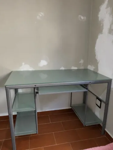 Escrivaninha de vidro