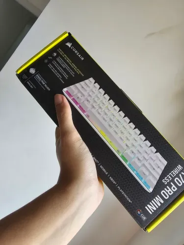 Teclado Corsair K70 Pro Mini Wireless branco LACRADO