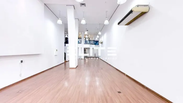 Sala Comercial 227m² com Mezanino e 6 vagas Av. Dom Pedro II Próximo ao ABC Plaza
