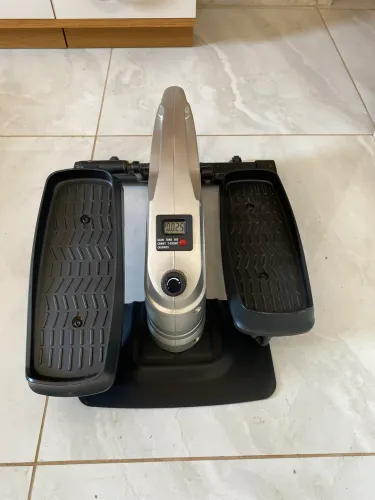Vendo máquina de pedalar elípticos pouso usado