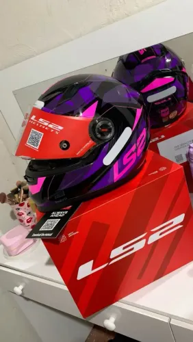 Vendo capacete ls2 tank roxo tam 54, ficou pequeno em mim