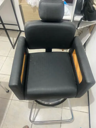 Cadeira de cabeleireiro em bom estado