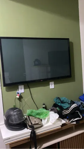 Vendo tv de prasma com defeito luz vermelha concerto em torno de 150 a 200