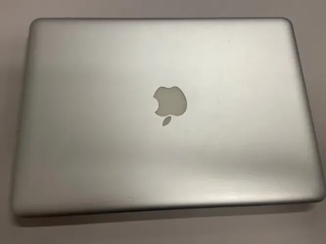 MacBook Pro - Modelo: A1278 (C1MPH42HDTY3) - Usado