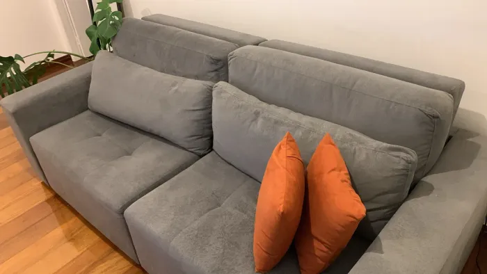 Excelente sofá retrátil