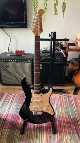 Guitarra Yamaha Eterna