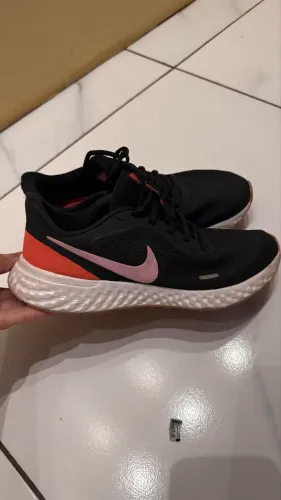 Tênis Nike n37 feminino.