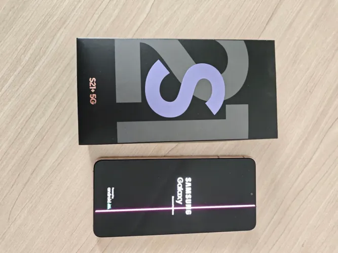 S21 Plus 5G com listras na tela