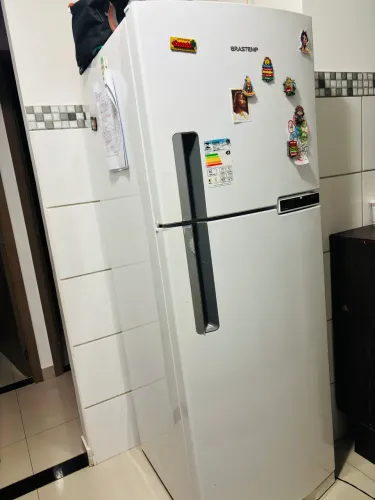 Geladeira em boas condições 