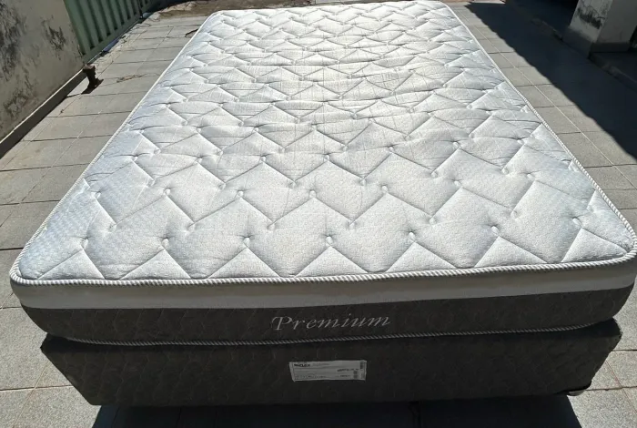 Cama box com colchão