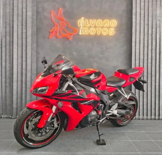 Honda Cbr 1000 RR Fire Blade 2007 impecável baixo km revisada