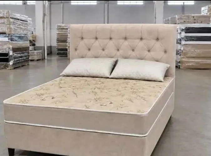 Cama box casal com cabeceira 599 reais . Entrega grátis