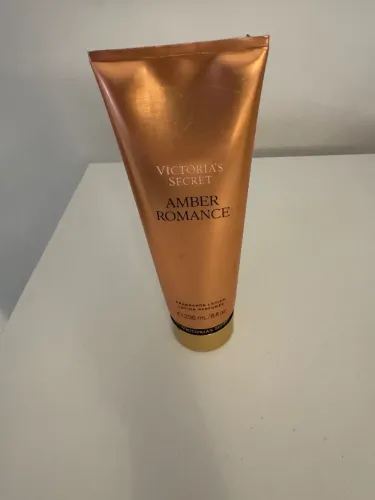 Hidratante ambar romance Victoria secrets