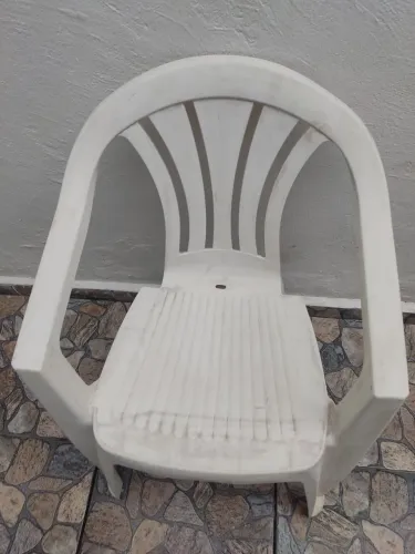 CADEIRA DE PLÁSTICO BRANCA