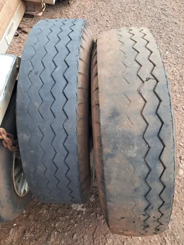 Vendo 2 pneus com rodas 7.50 16 para vw 6.90/f4000 / agrale ,entre outros 