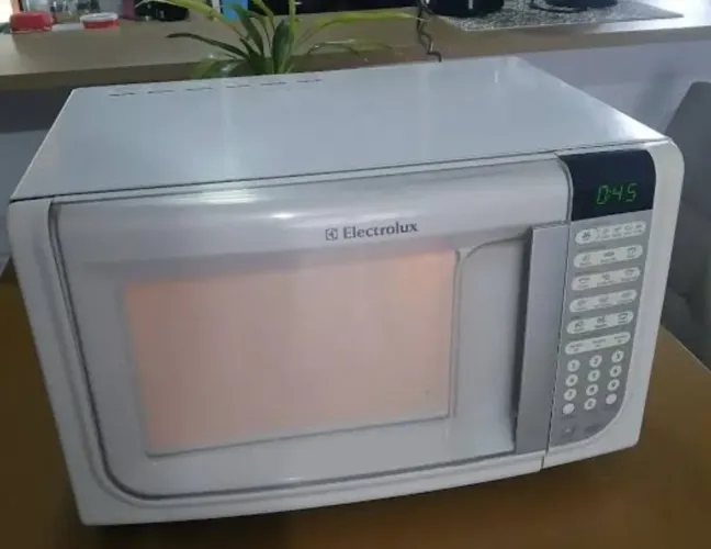 Micro-ondas electrolux 31 litros 127v entrego 250,00