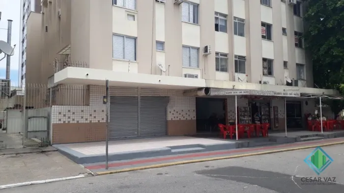 Loja térrea em excelente localização no bairro kobrasol.