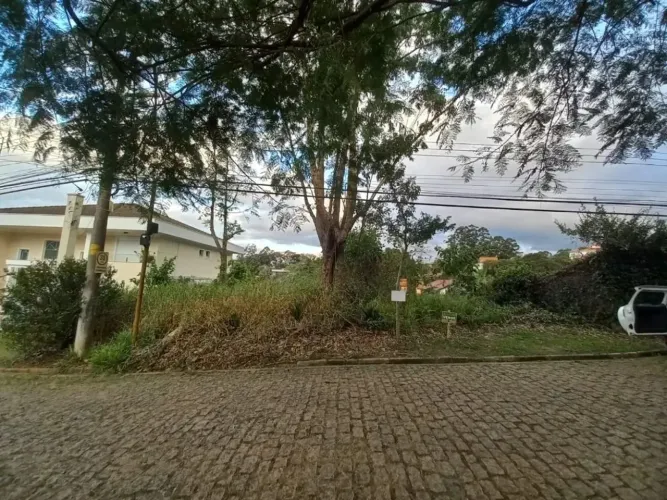 Terreno à venda no Condominio Granja Viana II