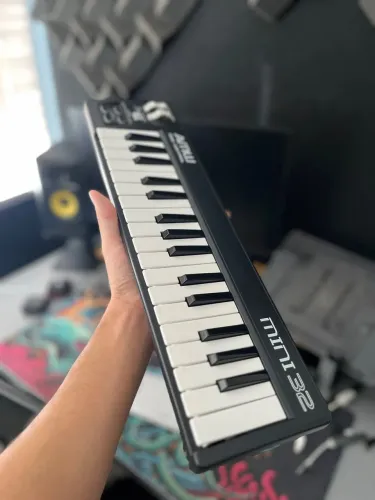 Controlador MIDI 32 teclas
