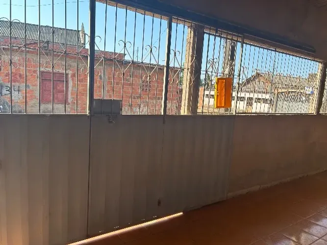 Portão e grades de fachada