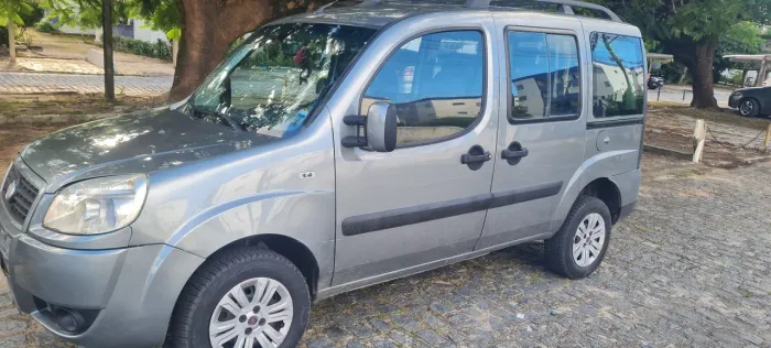 Fiat Doblo Attractive 1.4 Fire Flex 8V 5P 2012