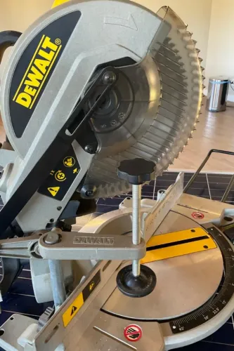 Serra Esquadria DeWalt Dw714b2 (220V)
