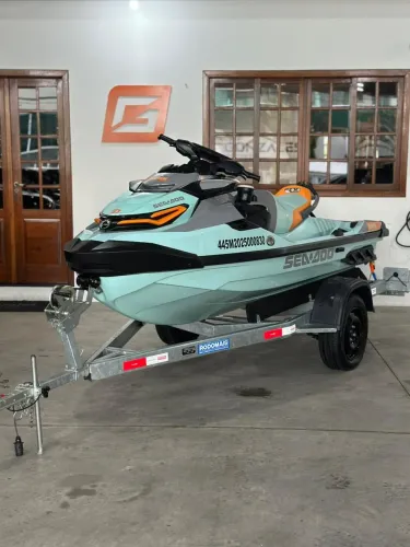 Jet Ski SEA DOO Wake Pro 230