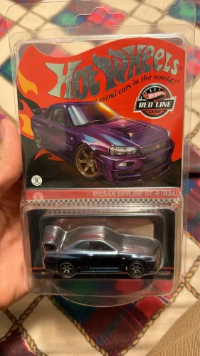 Hot Wheels rlc skyline r34 roxo
