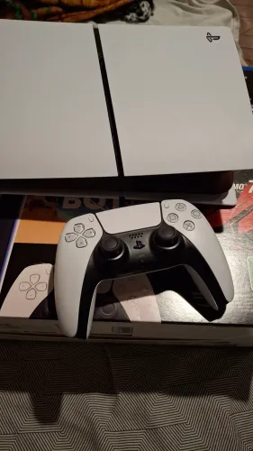 Console Playstation 5 Sony Slim Digital 825Gb com Jogos Astro Bot e Gran Turismo 7