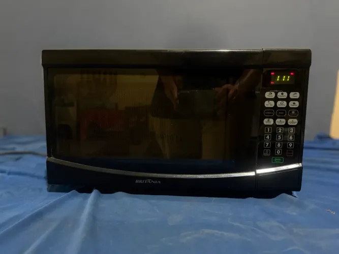 Microondas Britânia preto!