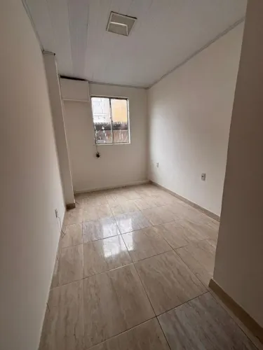 Alugo Casa no Doron *7