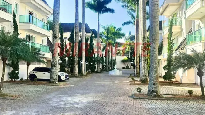SOBRADO DE 2.500.000 POR APENAS 1.850.000 COND. FECHADO.