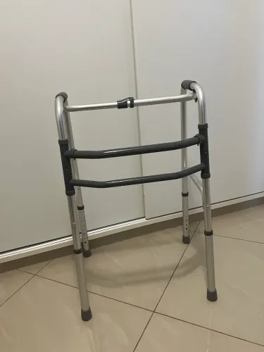 Andador articulado