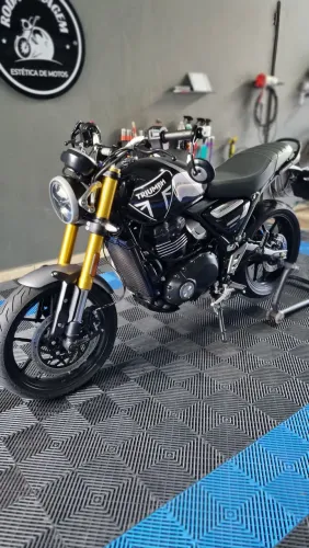 Triumph Speed 400 muito nova