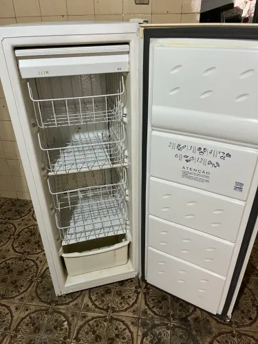 Ótimo freezer vertical com entrega