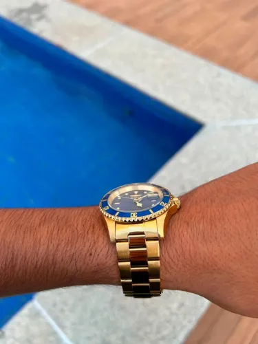Invicta original Pro Diver Automático 8930OB dourado com mostrador e bisel azul!