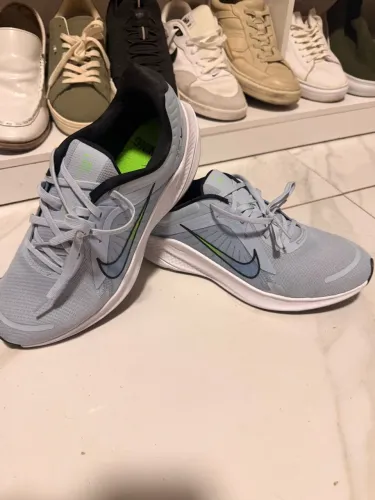 Tênis Nike MUITO NOVO