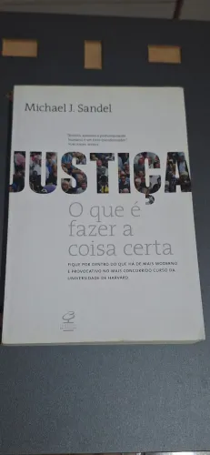 Livro Justiça: O que é fazer a coisa certa (Michael J. Sandel)
